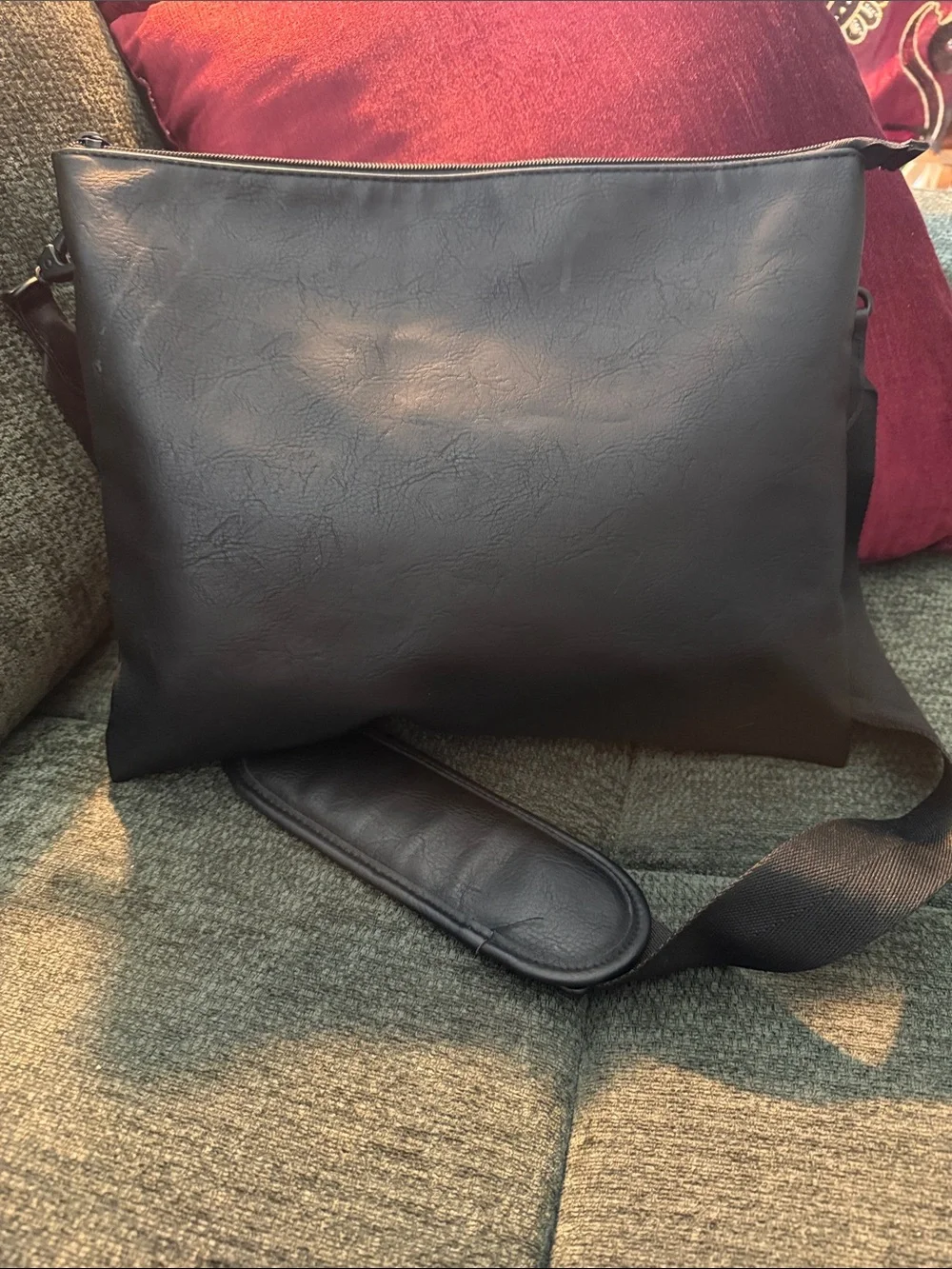 BEIS Black Crossbody Messenger Bag - Picture 5 of 8